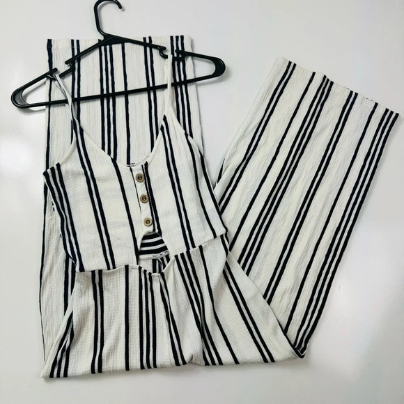 Love Tree White Pull on‎ Striped Wide Leg Spaghetti Straps Jumpsuit - Picture 2 of 12